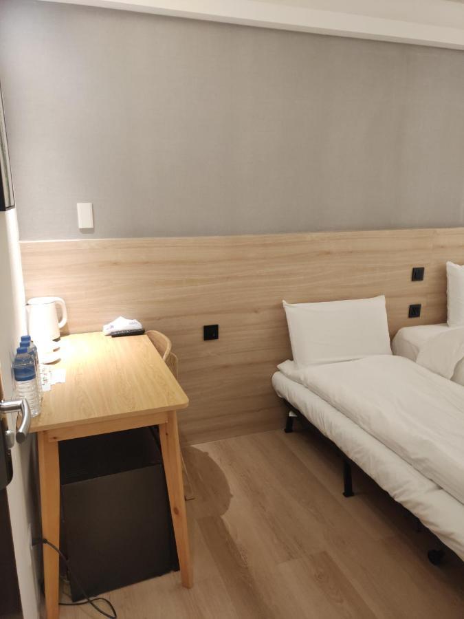 Fooyee Hotel - Yonghe Buitenkant foto